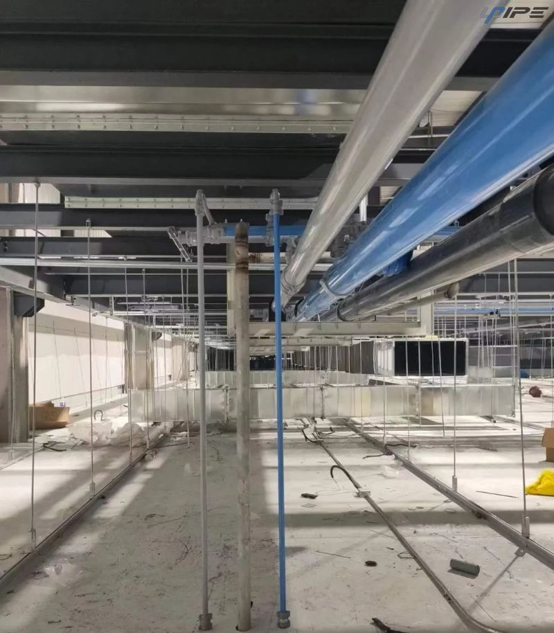 Синий алюминиевый воздуховод в системе сжатого воздуха Синий алюминиевый воздуховод в системе сжатого воздуха